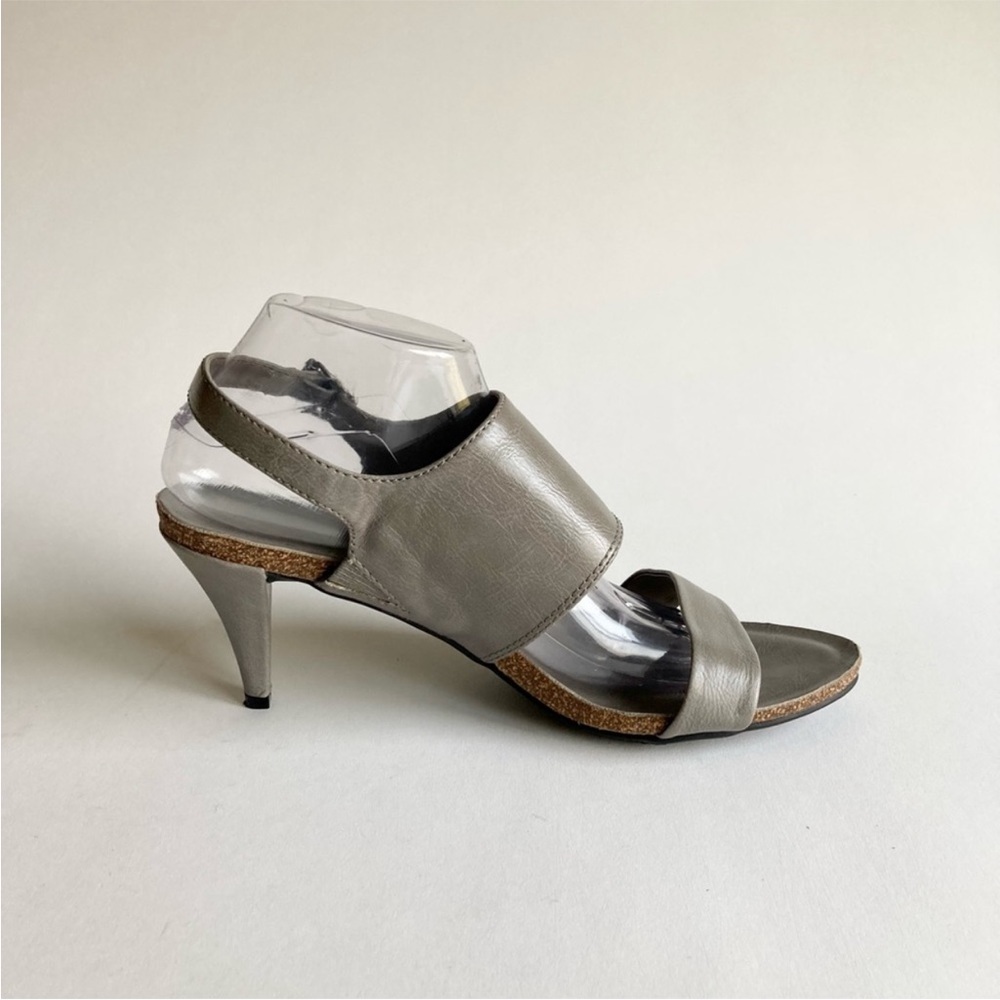SIMPLY VERA VERA WANG GREY LEATHER HEELED SLINGBACKS SZ 10 PRELOVED IN VERY GOOD - Picture 16 of 16